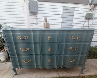 Beautiful  French dresser. Solid wood 👌✨