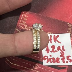 14K Solid Gold Wedding Ring CUBIC ZIRCONIUM STONES Size 7.5