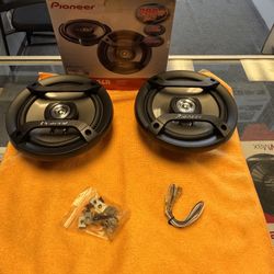 Pioneer 6 1/2”  2-Way Car Speakers 200 Watts max