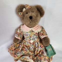 Boyd Bear Teresa D Restlove Style #82512 Mother Day Pink and Green Plush Bear. Like new condition and smoke free home. 12" tall