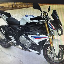 BMW S1000R  (Not RR)