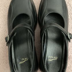 Néw Dansko Womens Black Mary Jane’s Size 38