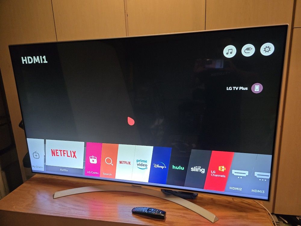 LG 65" 
LG Electronics
https://offerup.com/redirect/?o=aHR0cHM6Ly93d3cubGcuY29t
LG 65-inch SUPER UHD 4K HDR Smart LED TV