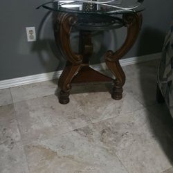 Side Table In Good Condition 