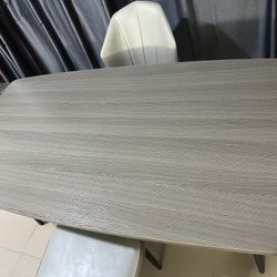 Dinning Table And 4 Set Of Chairs 