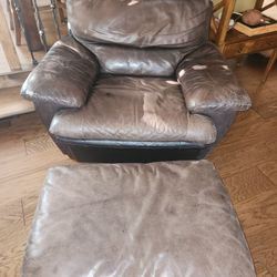 2 Piece Livingroom Furniture w/Ottoman