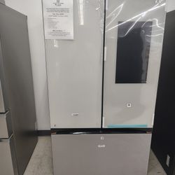 $2999(MSRP$3899, Save$900) Samsung Bespoke French 3 Door Refrigerator With Autofill Pitcher and Gallon Door Bins