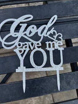Cake topper