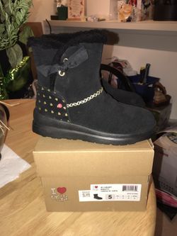 UGG BOOTS BRAND NEW WOMEN SZ 5