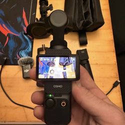 dji osmo pocket 3 creator combo w/ suction mount