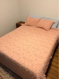 Threshold queen bedding set