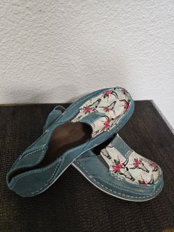 Like New Ariat Women's Turquoise Cow Skull Suede Loafers - Size 6