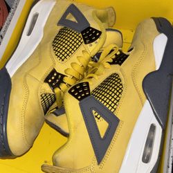 Jordan 4s
