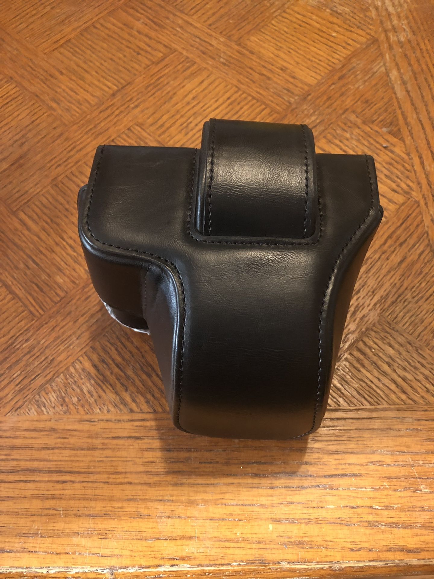 MegaGear Camera case