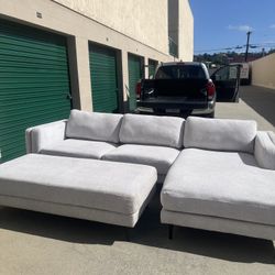 Living Spaces Sectional Couch With Ottoman  *Delivery Available*