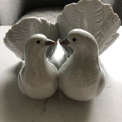 Lladro “Couple of Doves” Porcelain Figurines