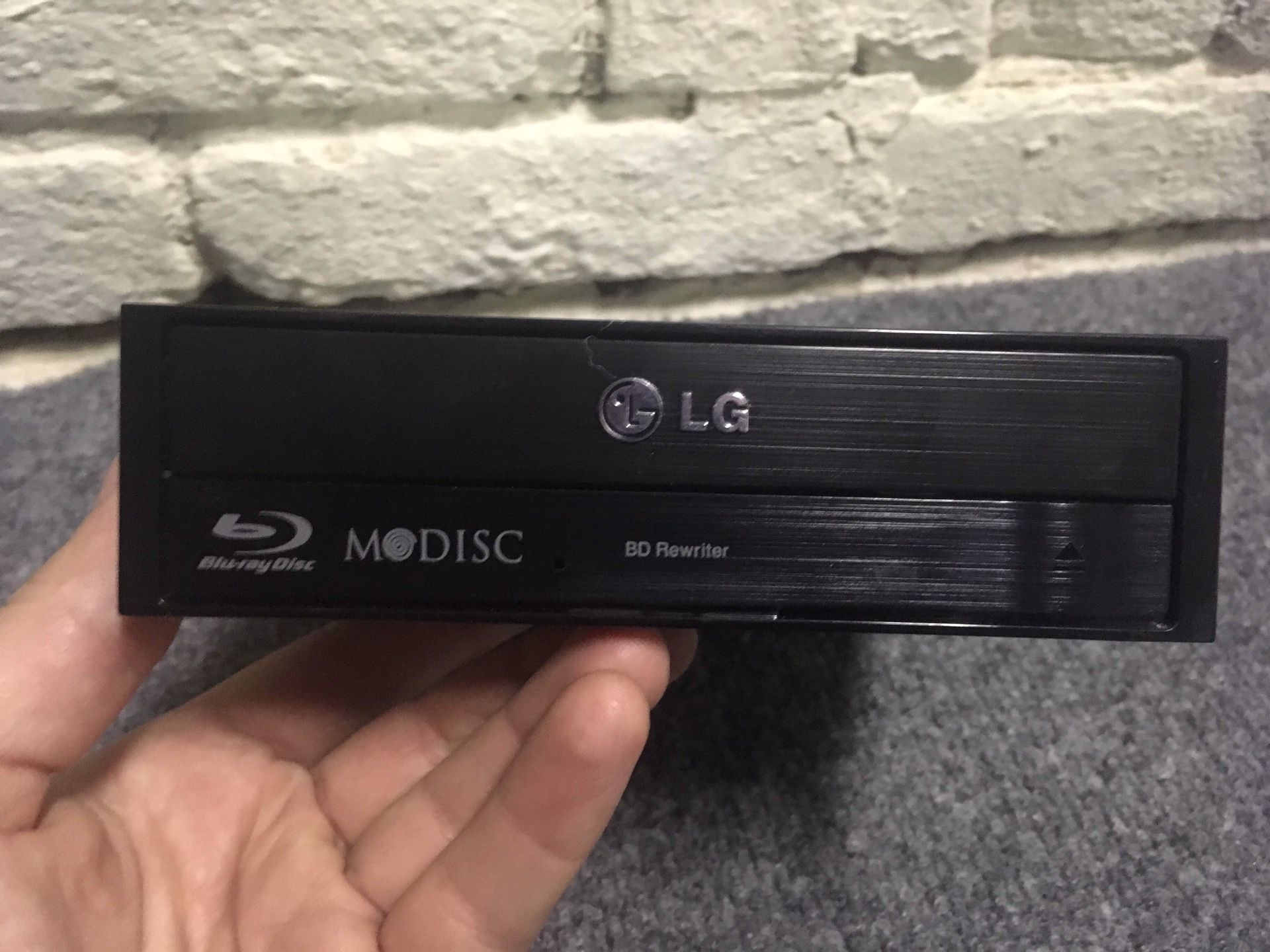 LG WH16NS40 Super Multi Blue Internal SATA 16x Blu­ray Disc Rewriter
