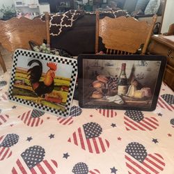 1 Rooster N 1 Wine Cutting Board