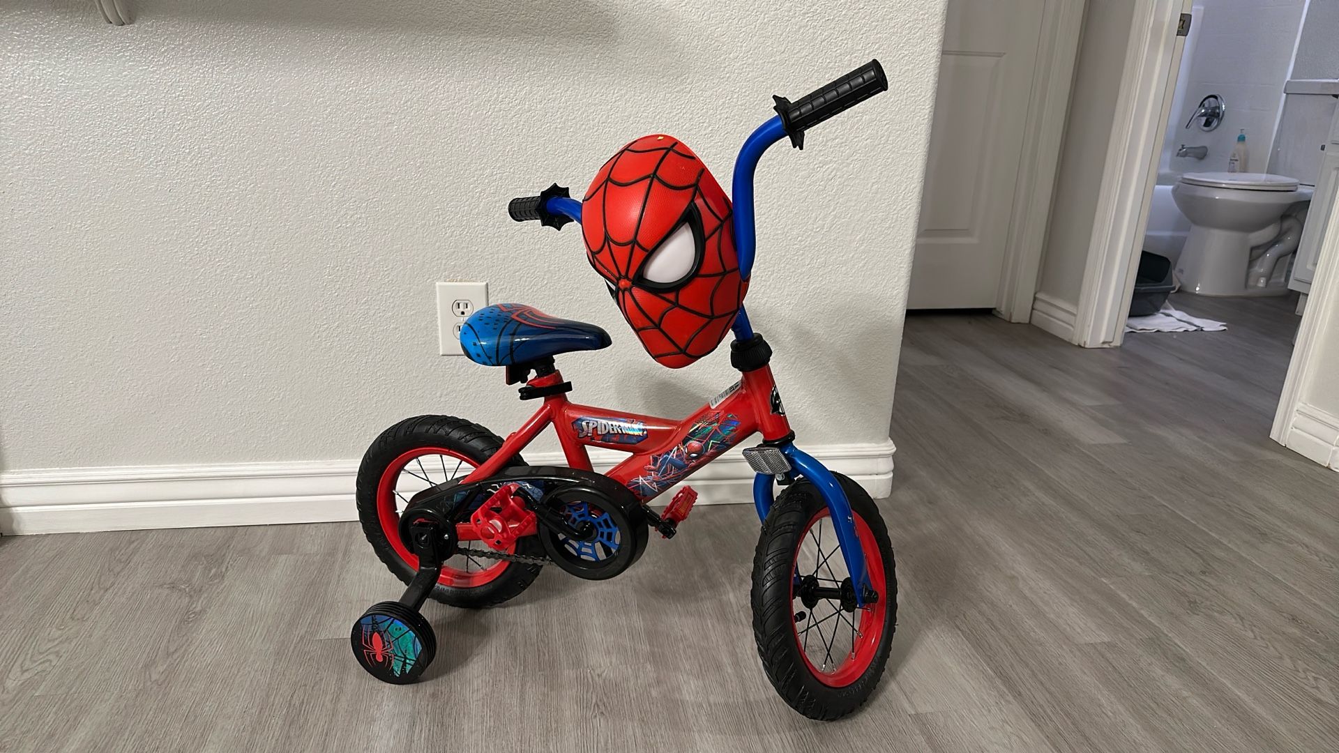 Spider Man Kids Bike Brand New Out Of The Box