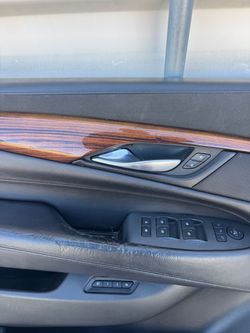 2017 Escalade front driver side door panel works perfect for 2015-2020 Escalade can deliver 70$