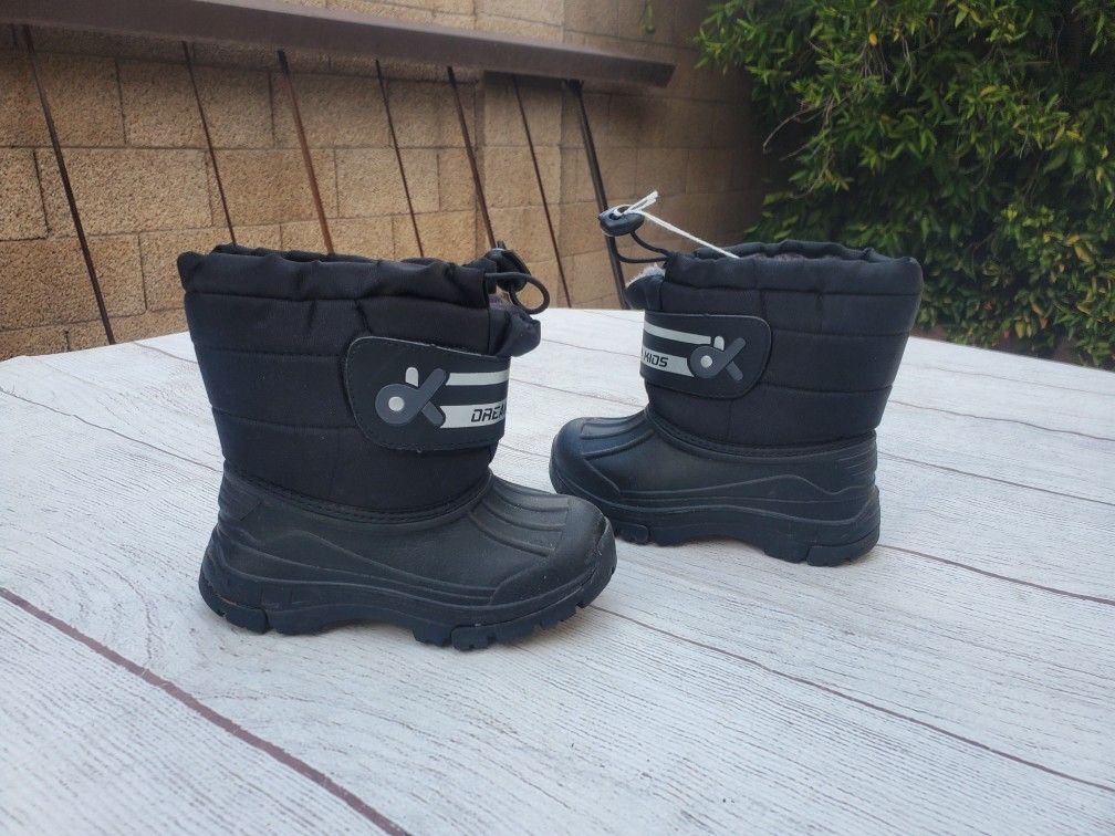 Dream Pairs Snow Boots Toddler Size 9.5