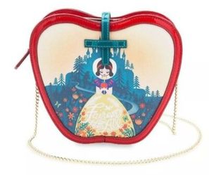 DISNEY DANIELLE NICOLE ART OF SNOW WHITE APPLE SHAPED CROSSBODY BAG