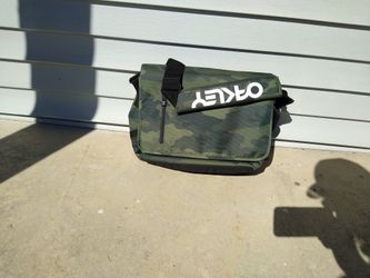 Oakley Camo Street Messenger Bag