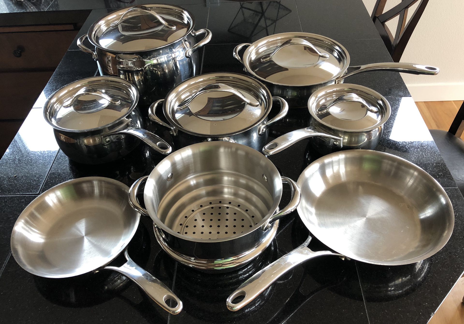 Kirkland Signature Hard Anodized 15-piece Cookware Set Pots and Pans for  Sale in Nashville, TN - OfferUp