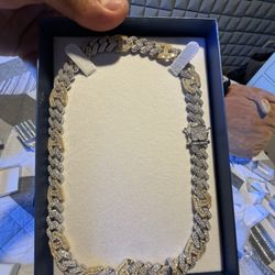 20 In Iced Out Silver Chain With Simulated Diamonds 121 Grams