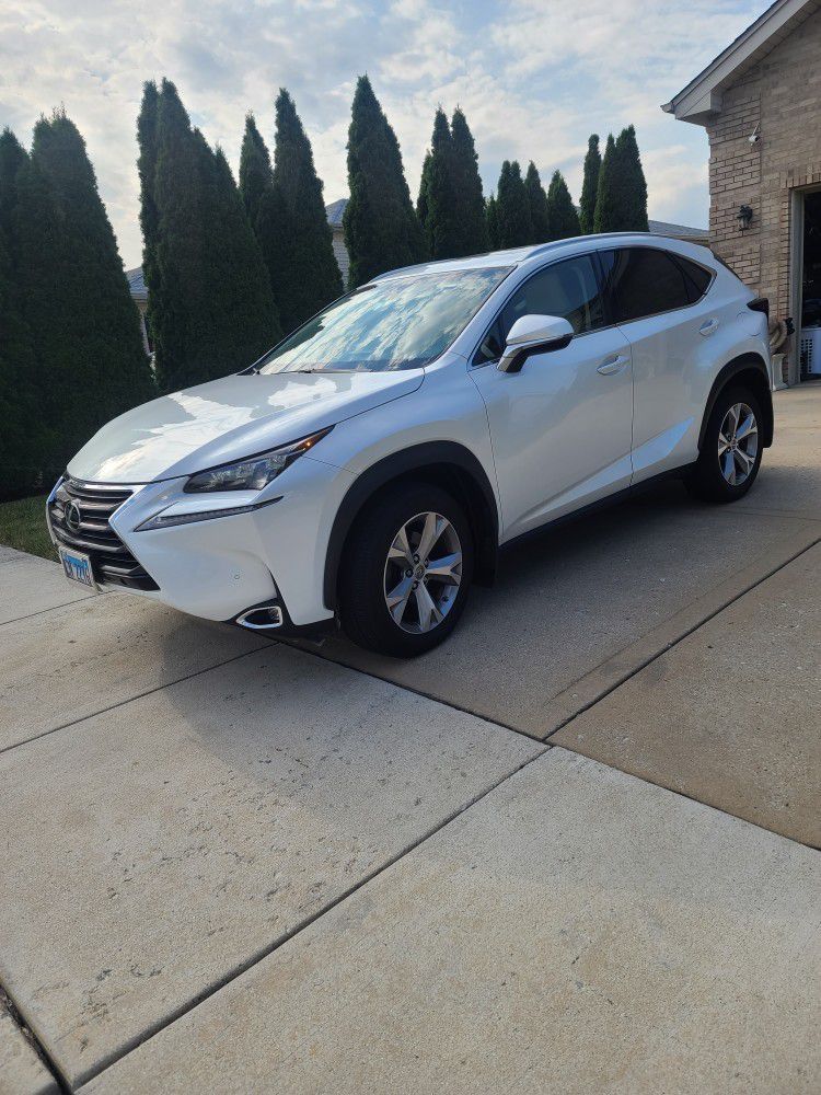 2017 Lexus NX 200t