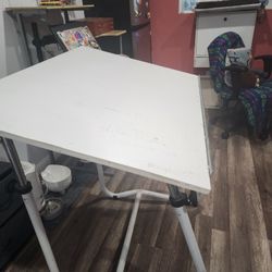 Drawing Landscape Table