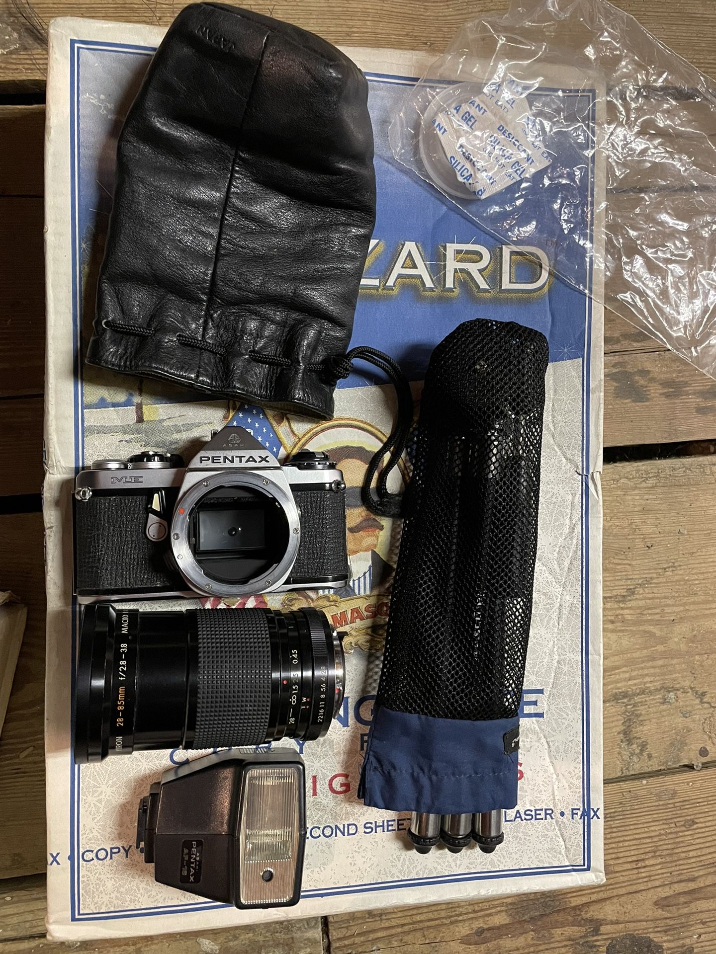 Pentax Asahi K1000 + 28x85mm Lens + Tripod