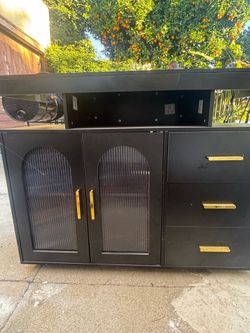 Amazon storage table