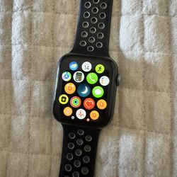 Apple Watch Series 4