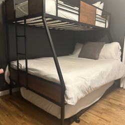 Bunk Bed w/ Trundle - Matresses Included