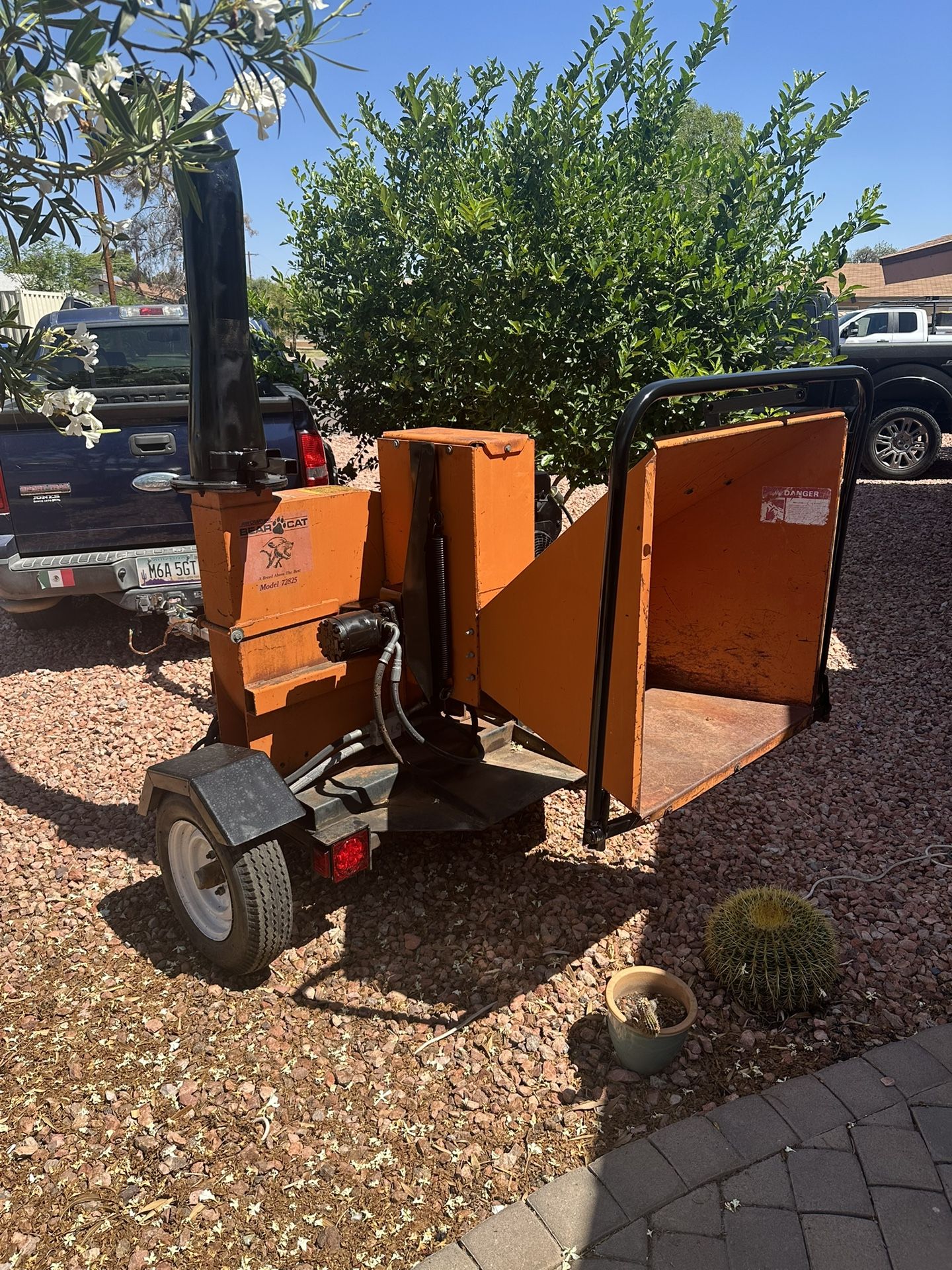 woodchipper bearcat 8 1/2 x 9 inches lugs