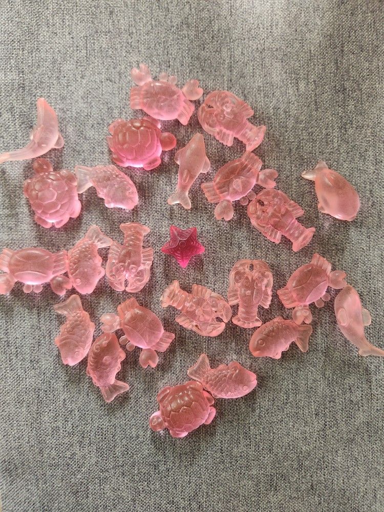Little Pink Plastic Sea Animals For Bottom Of Fish Tank