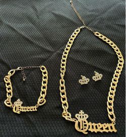 Queen Printed NWOT Gold 3 Piece Necklace, Earring & Bracelet Jewelry Set