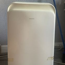 Insignia, Portable Air Conditioner
