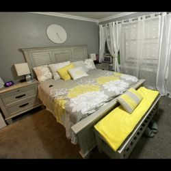 Queen Bed Set