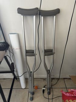 5’2 - 5’10 Crutches