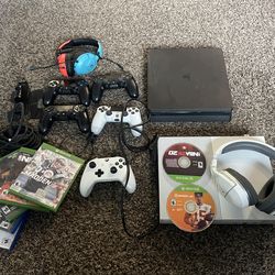 Xbox one s and ps4