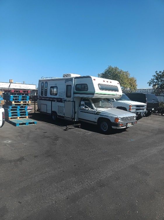 84 Toyota Dolphin