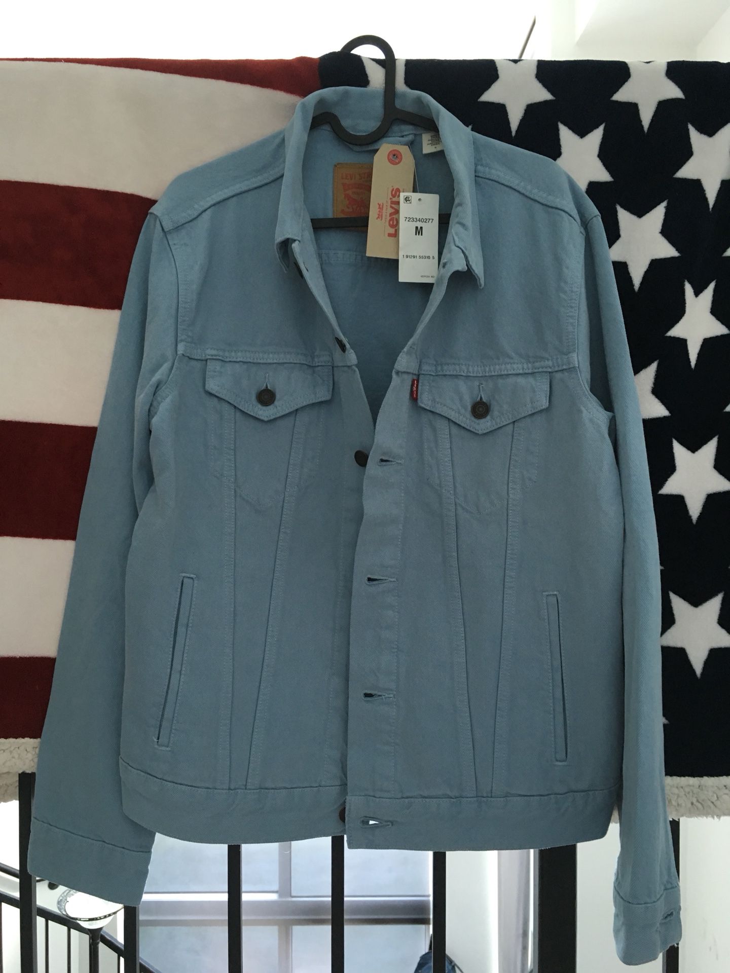 Levi’s summer blue unique trucker jacket