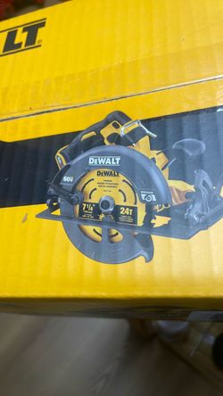 New Dewalt FLEXVOLT  60v  CIRCULAR SAW 7-1/4 tool only and pick up only
