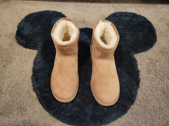 Uggs size 9 women $40