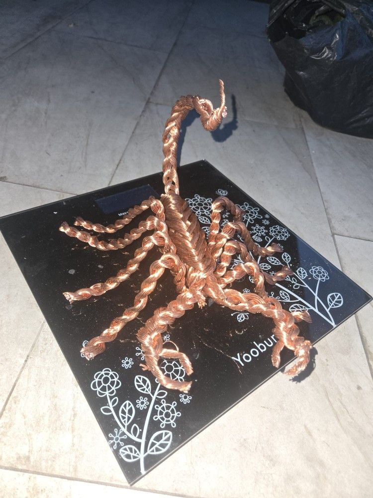 Alacran De Cobre. Echo A Mano.