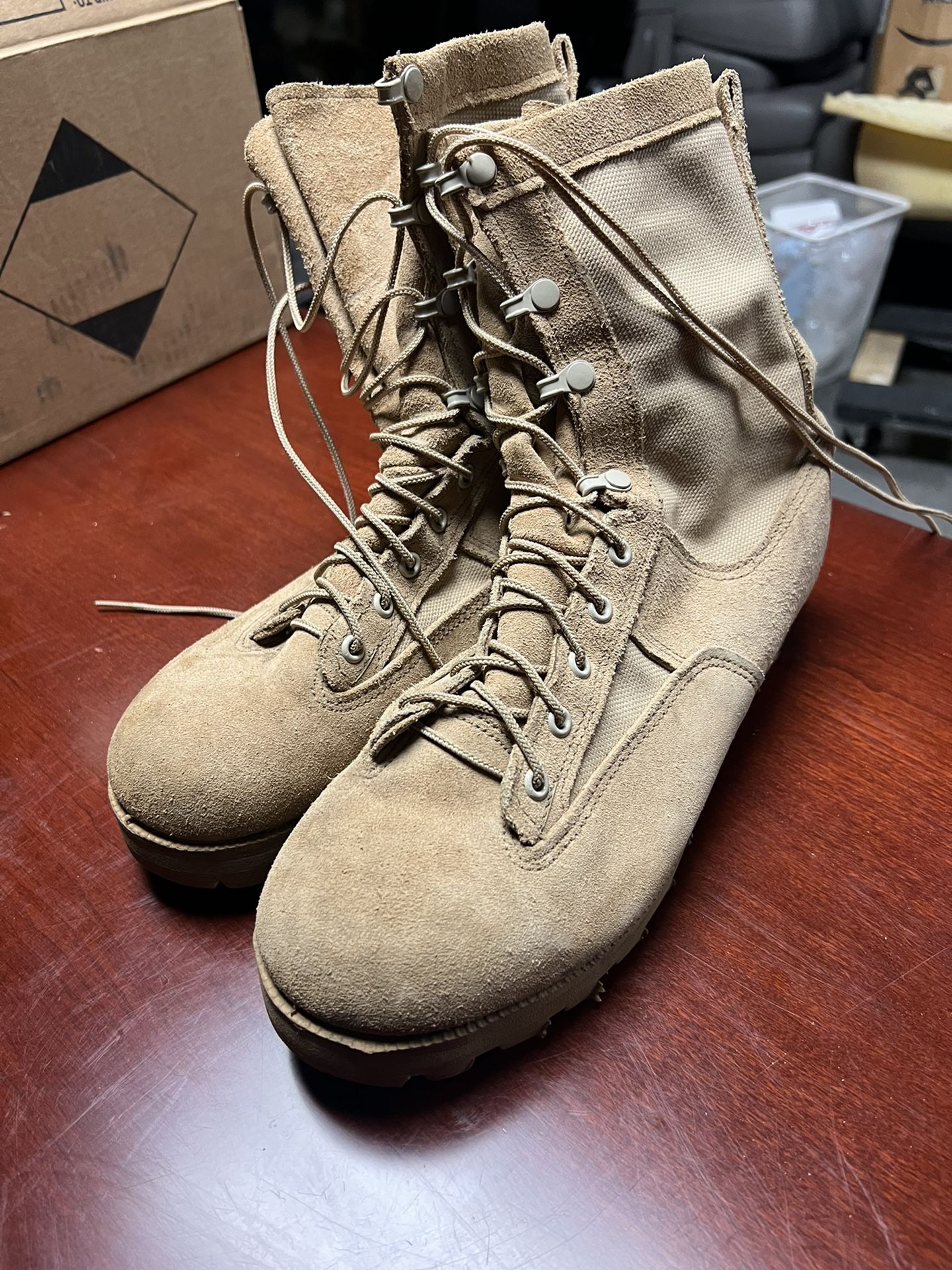 Military Boots Size 10 Mens Like New 