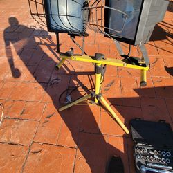 WORK LIGHT NO ISSUES $40