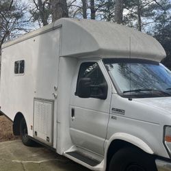 2012 Ford E-350